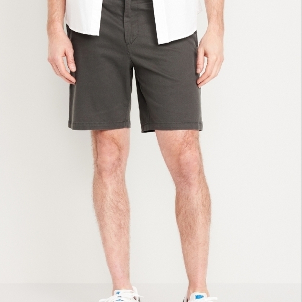 Old‎ Navy Men's Slim 8 Inch Inseam Charcoal Gray Chino Summer Shorts NWT Size 40